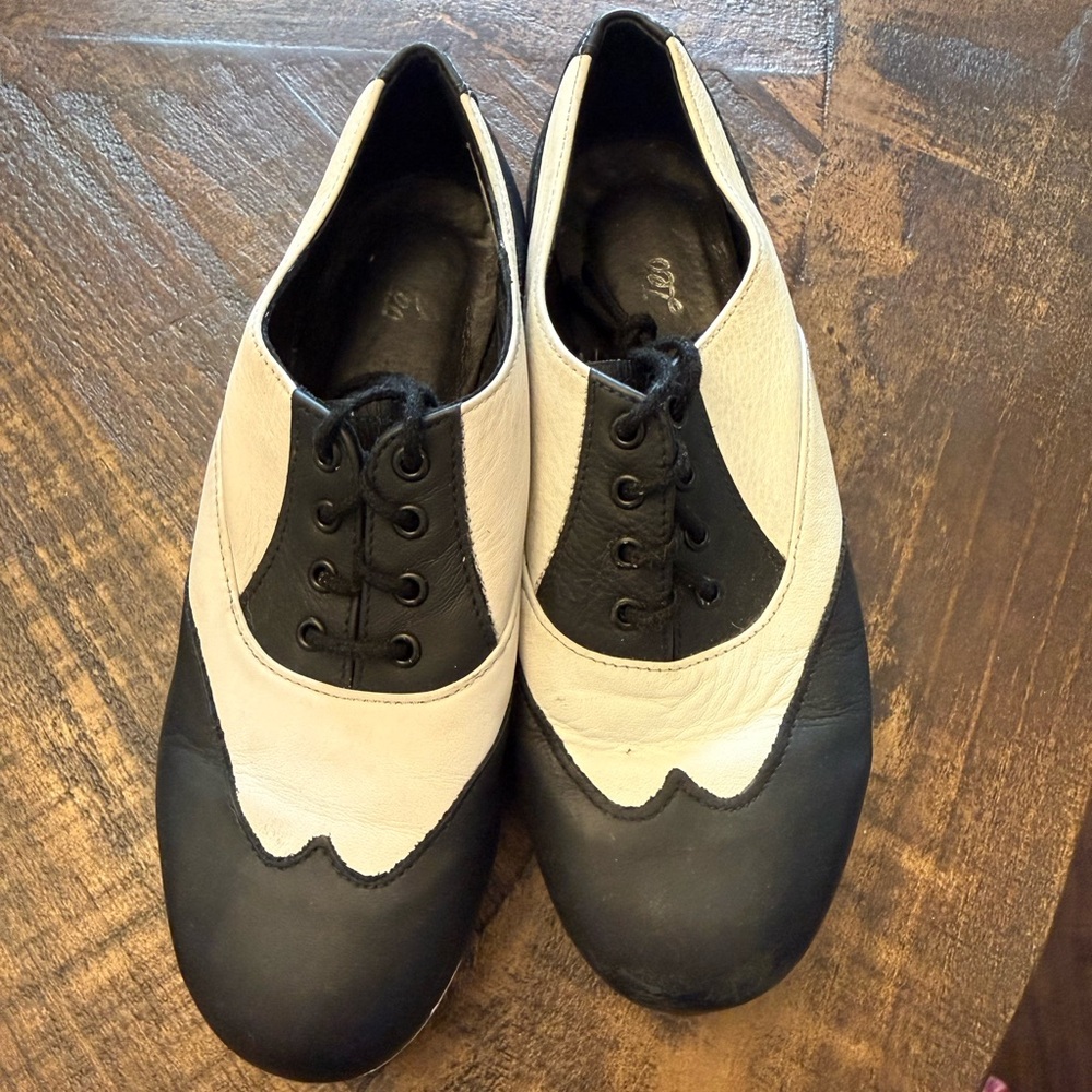 Leo Brand Black and White Tap Shoes